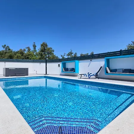 Va.lunga With Pool And Wirpool Πούλα