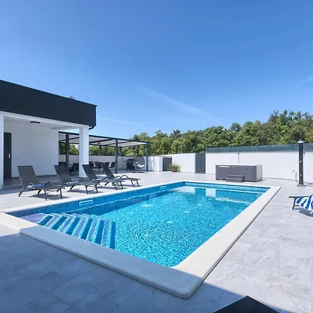 Villa Va.lunga With Pool And Wirpool