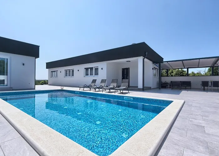 Va.lunga With Pool And Wirpool Πούλα