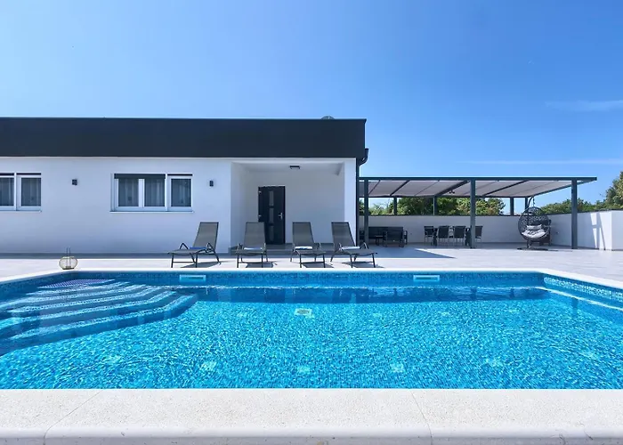 Va.lunga With Pool And Wirpool Βίλα *
