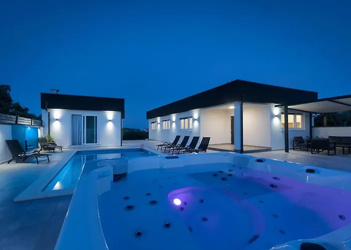 Βίλα Va.lunga With Pool And Wirpool Πούλα