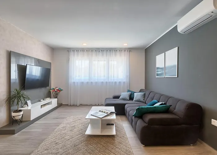 Va.lunga With Pool And Wirpool Villa Pula