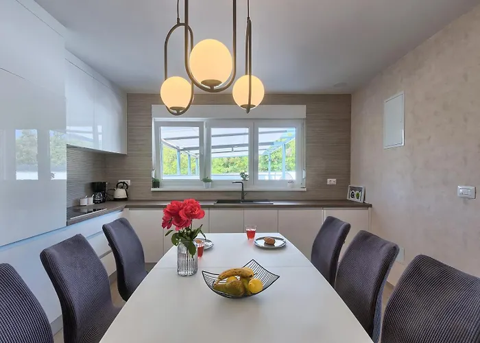 Va.lunga With Pool And Wirpool * Pula