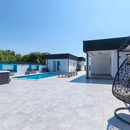 Va.lunga With Pool And Wirpool Pula