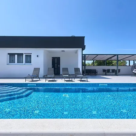 Va.lunga With Pool And Wirpool וילה *