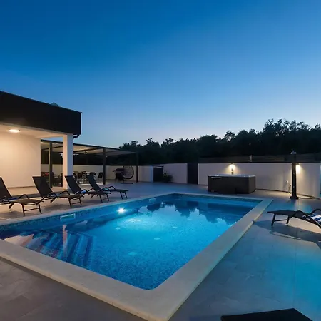 Vila Va.lunga With Pool And Wirpool *