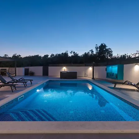 Villa Va.lunga With Pool And Wirpool *