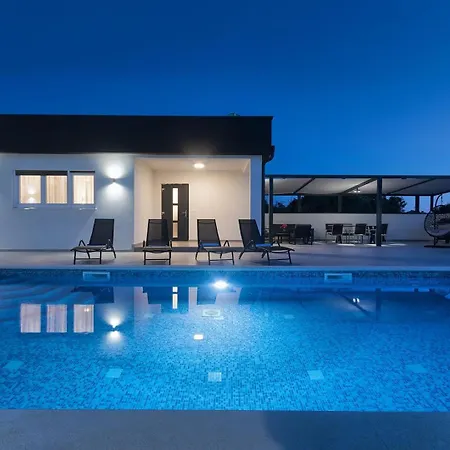 Va.lunga With Pool And Wirpool Villa