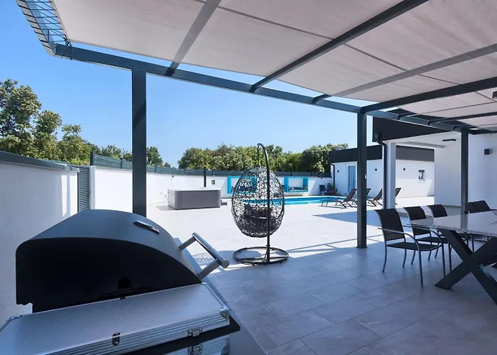 Villa Va.lunga With Pool And Wirpool Pula