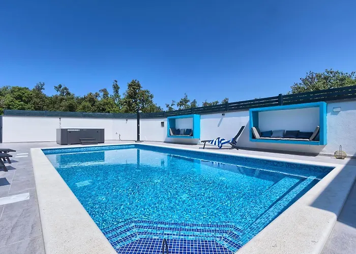 Va.lunga With Pool And Wirpool Pula